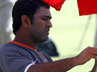 Die-hard fan sells shop to meet Dhoni Die-hard fan sells shop to meet Dhoni