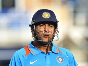 Dhoni, Kohli remain in top 4 in ODIs Dhoni, Kohli remain in top 4 in ODIs