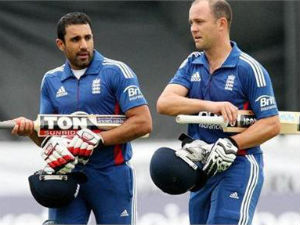 England thrash Aus by 8 wickets England thrash Aus by 8 wickets