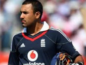 England complete 4-0 rout of Australia England complete 4-0 rout of Australia