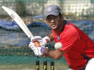 'Dhoni should be careful with comments' 'Dhoni should be careful with comments'