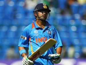 Gambhir injures wrist in warm-up game Gambhir injures wrist in warm-up game