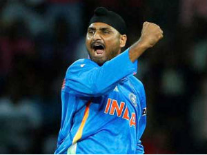 Dhoni lavishes praise on Harbhajan Dhoni lavishes praise on Harbhajan