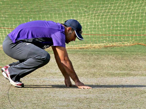 Dhoni sticks to spin pitch demand Dhoni sticks to spin pitch demand