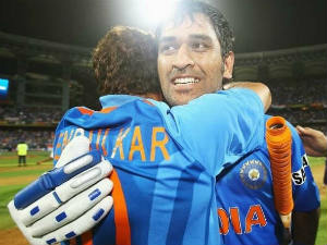 Dhoni disappointed with Sachin quitting Dhoni disappointed with Sachin quitting