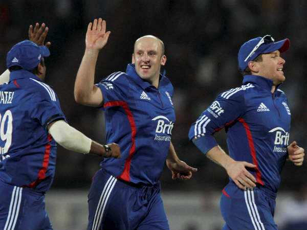 England hold nerve to win in Rajkot England hold nerve to win in Rajkot