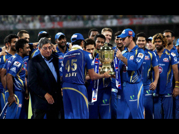 Srinivasan booed by Eden Gardens crowd Srinivasan booed by Eden Gardens crowd
