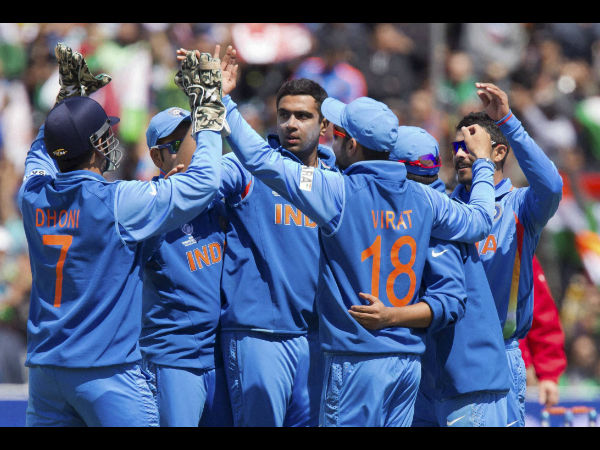 India down Pakistan in rain-hit game India down Pakistan in rain-hit game