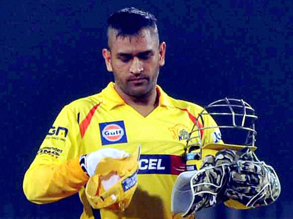 PHOTO: Dhoni's new hairstyle for CLT20 PHOTO: Dhoni's new hairstyle for CLT20