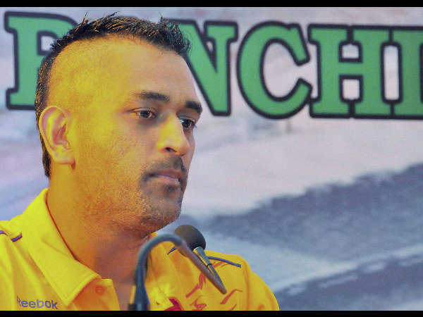 MS Dhoni's new hairstyle a big hit MS Dhoni's new hairstyle a big hit