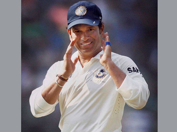 Tendulkar gets a roaring reception Tendulkar gets a roaring reception