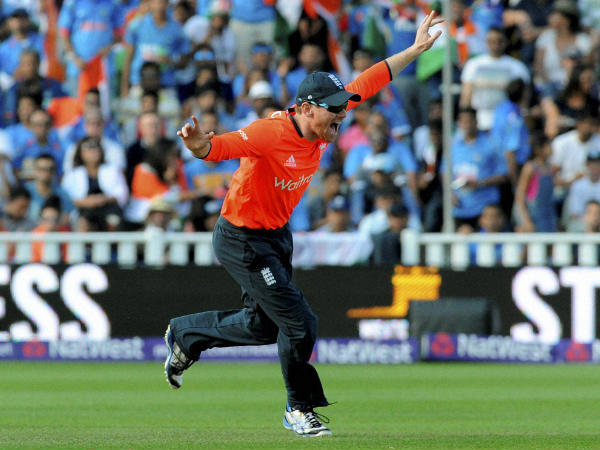 England edge India by 3 runs England edge India by 3 runs